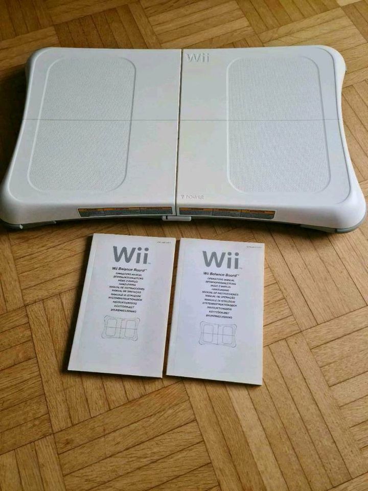 Wii Balance Board + Spiele in Esslingen