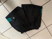 adidas kurze Hose Shorts schwarz mit grünen Streifen Gr. S Nordrhein-Westfalen - Harsewinkel Vorschau