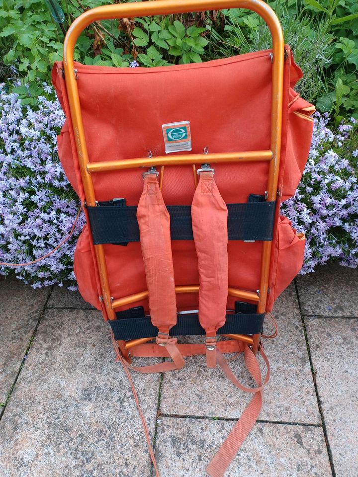 Oranger Rucksack Deko in Coburg