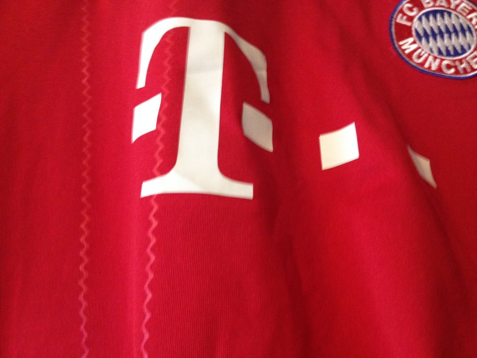 Bayern München Trikot 4 Sterne Adidas Top Zustand in Berlin