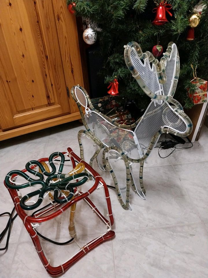 Leuchtende Weihnachtsfiguren Rentier und Geschenkwürfel bunt, 2-T in  Baden-Württemberg - Allmersbach | eBay Kleinanzeigen ist jetzt Kleinanzeigen