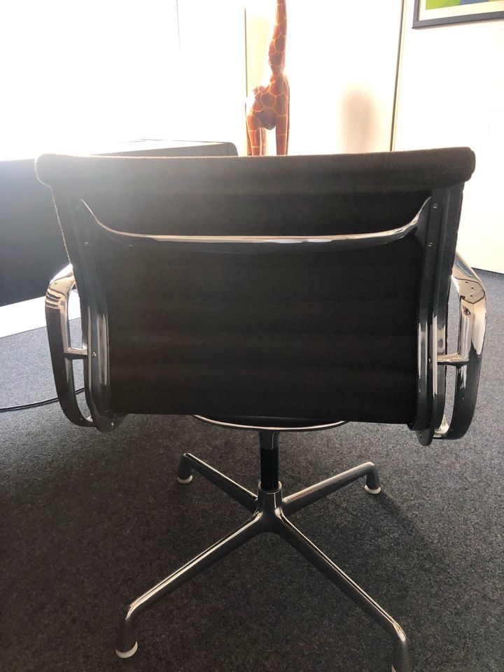 Original Vitra Eams Chairs -braun-Stoff Hopsak-2 Stück in Ahrensburg