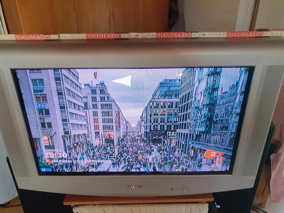 Vintage 80cm Röhren TV Fernseher  Sony Trinitron KV- 32LS65E in Grabenstätt