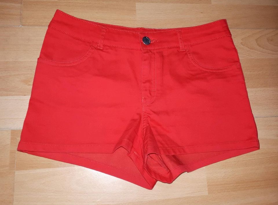 Shorts Gr. 36 Kurzehose  Hotpants rot S Sommerhose in Emstek