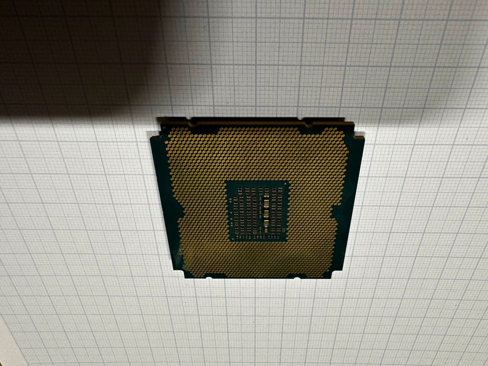 Intel XEON E5-2695V2 12C/24T in Happurg