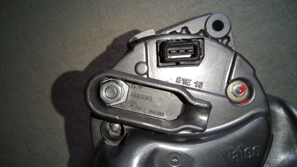 Valeo Lichtmaschine f. BMW E39 520i/523i/528i, M52 90A, Neu in Hamburg