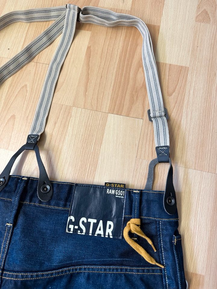 G-Star Jeans mit Hosenträger, Gr. 32 in Hainburg