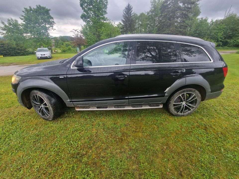 Audi Q7 Quattro 3.0TDI in Regen