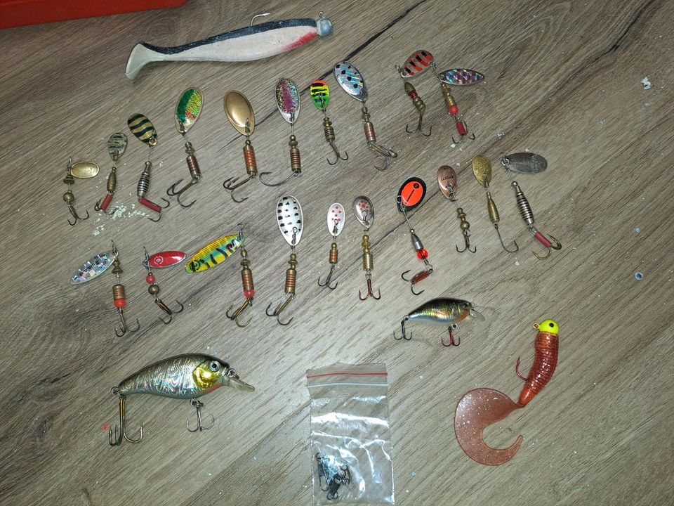 Spinner Forelle Gummifisch Twister Angeln Jig Mepps Balzer Wobble in Wissen