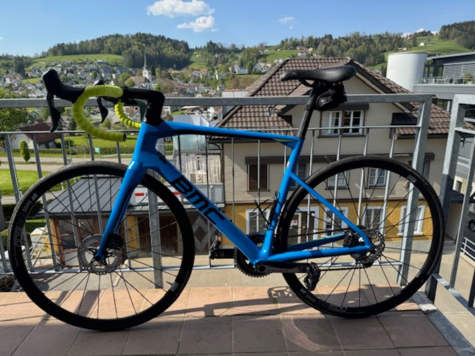 BMC Roadmachine 01 mit Di2 Dura Ace neuwertig in München