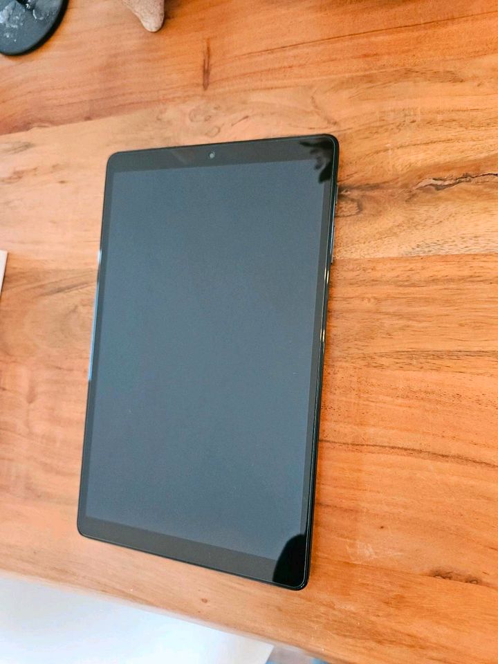 Galaxy Tab A 10.1(2019) 32GB I Wifi inkl OVP + 2 Hüllen + 256 GB in Stuttgart