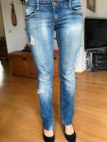 Jeans Hose mit Rissen Hessen - Kassel Vorschau