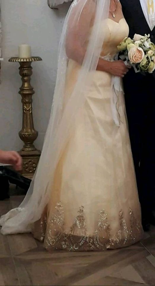 Brautkleid Abendkleid Ballkleid Hochzeitskleid Schützenfestkleid in Limbach-Oberfrohna