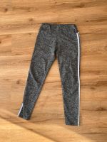 Graue Sportleggins Bayern - Zachenberg Vorschau