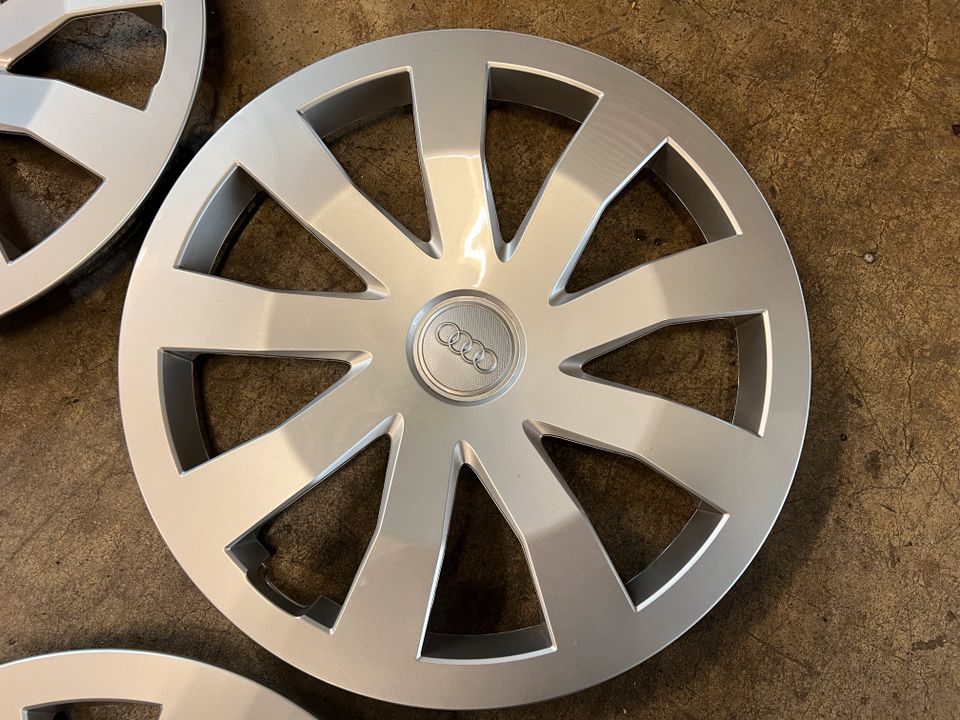 4x 15 Zoll Audi Radkappen Felgendeckel Raddeckel 82A601147 A1 in Brühl