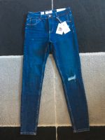 Bershka dunkelblaue Skinny Mid Rise Jeans Gr. 38, NEU! NEU! NEU! Duisburg - Duisburg-Mitte Vorschau