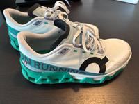 On Running 40er Cloudmonster Hyper Mint Türkis weiß Bayern - Bad Feilnbach Vorschau