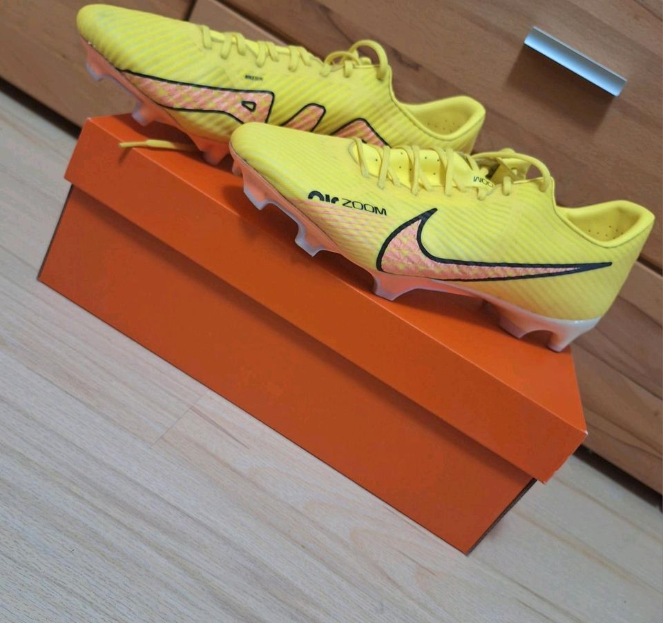 Nike Mercurial Vapor 15 Academy in Weilheim