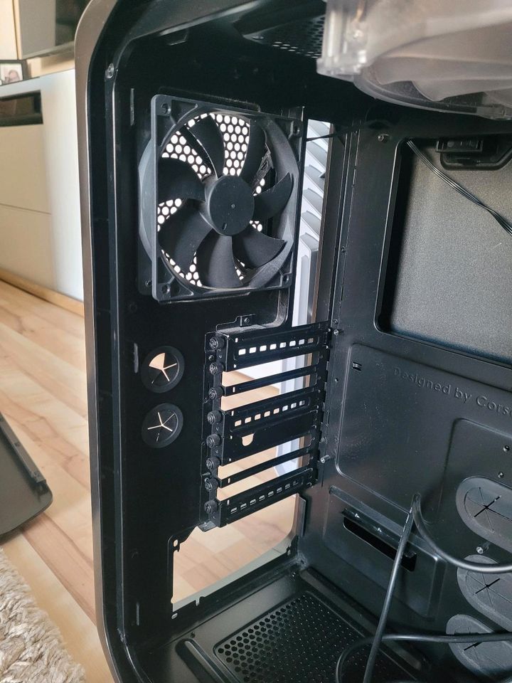 Corsair Graphite Series™ 600T Mid-Tower-Gehäuse  Gebraucht in Berlin