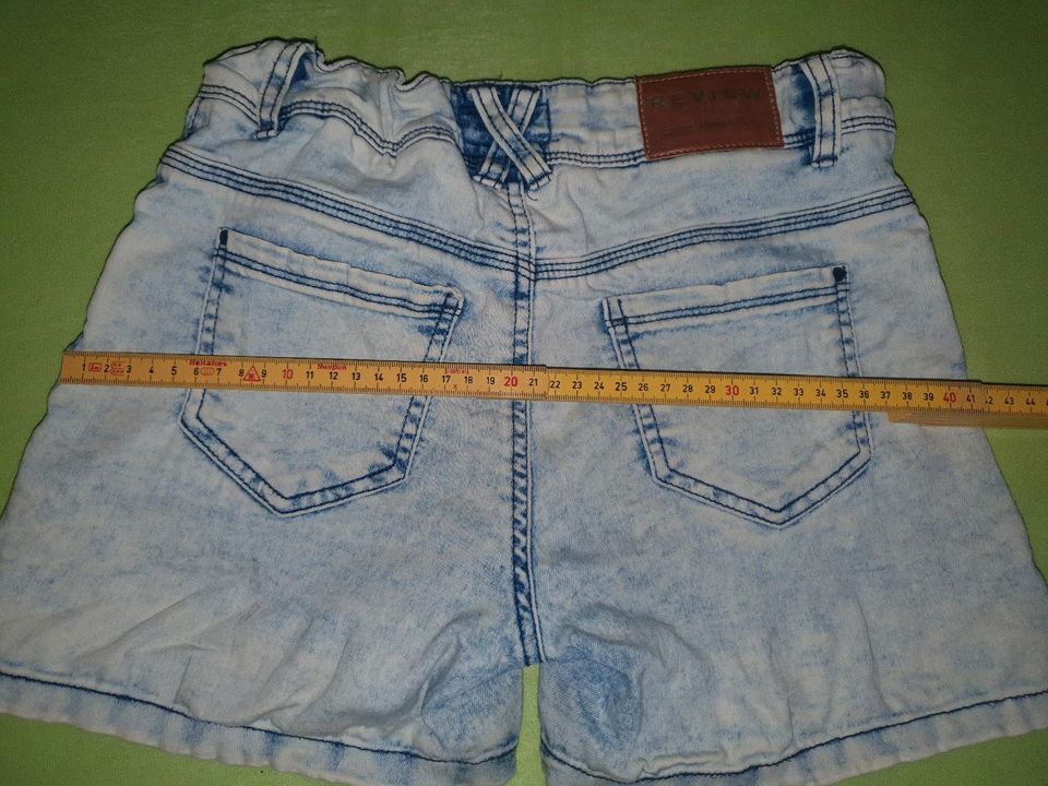 Kurze Shorts Gr.164 in Bad Nauheim