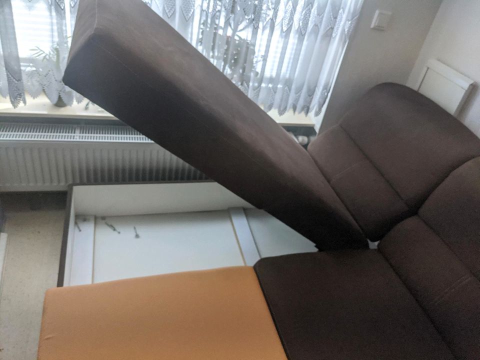 Couch Sofa mit Schlafffunktion in Uder