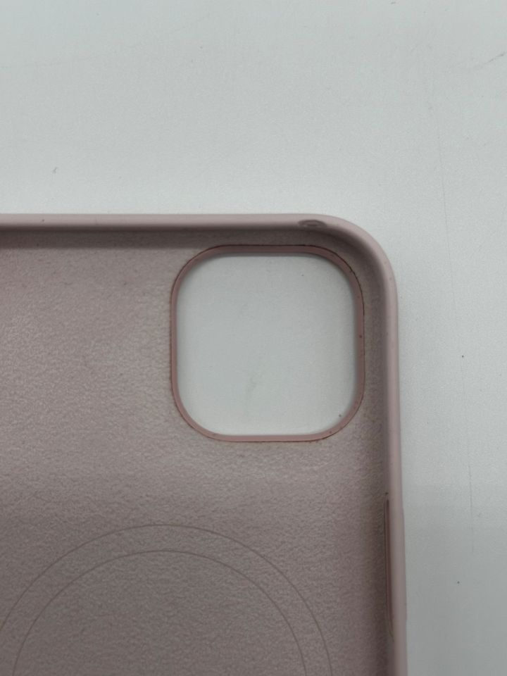 Apple Silikon Case mit MagSafe für iPhone 13 - Kalkrosa in Hamburg