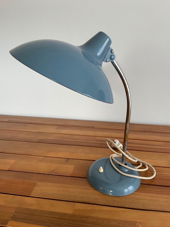 Kaiser Bauhaus Lampe blau in Pentenried