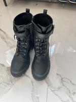 Stiefel mit kleinen Absatz Größe 35 Niedersachsen - Schiffdorf Vorschau