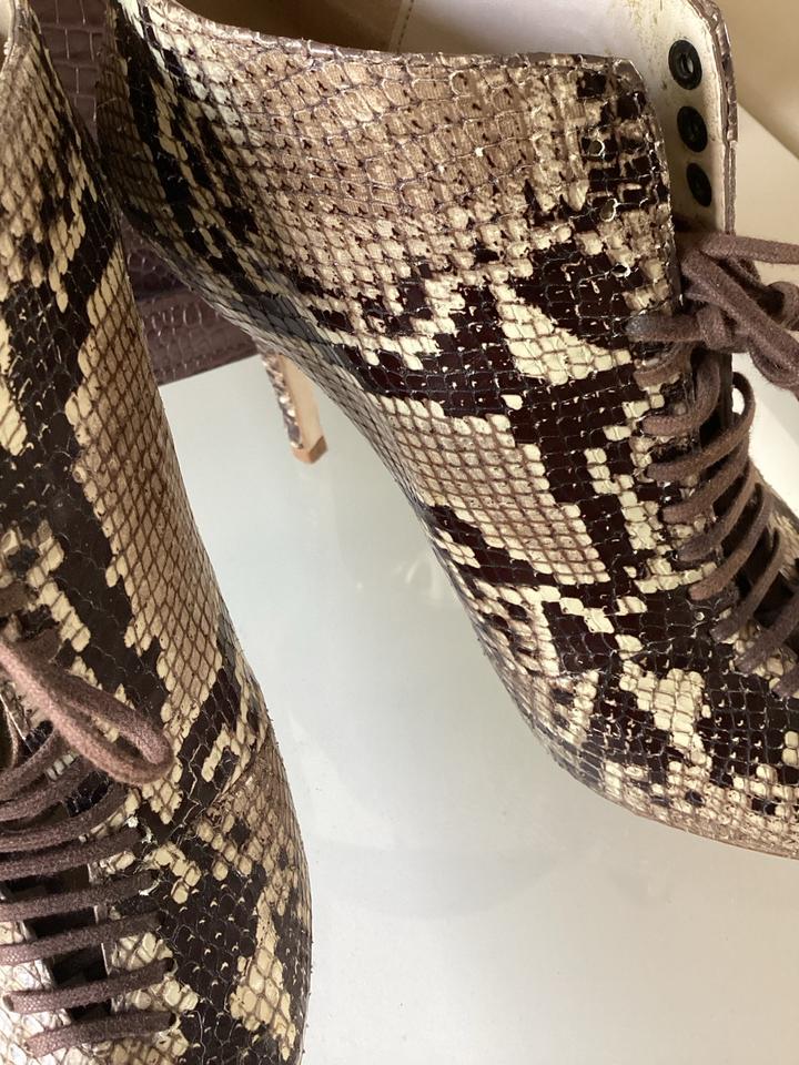Zara Schnürstiefelette Leder Snakeprint braun Gr. 36 in Leipzig