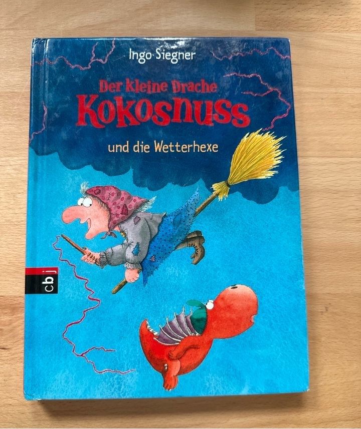 8 x  „Der kleine Drache  Kokosnuss“ Bücher in Düsseldorf