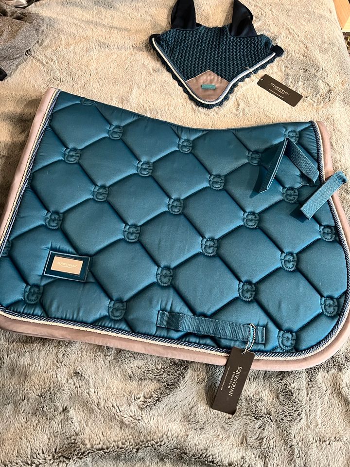 Equestrian Stockholm Moroccan Blue WB Schabracke Haube NEU❗️ in Stadtroda