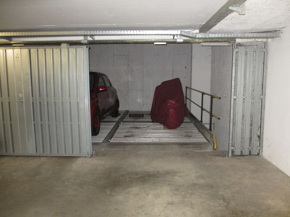 Garage, KFZ Stellplatz Auto Unterstellplatz in Berlin Spandau in Berlin