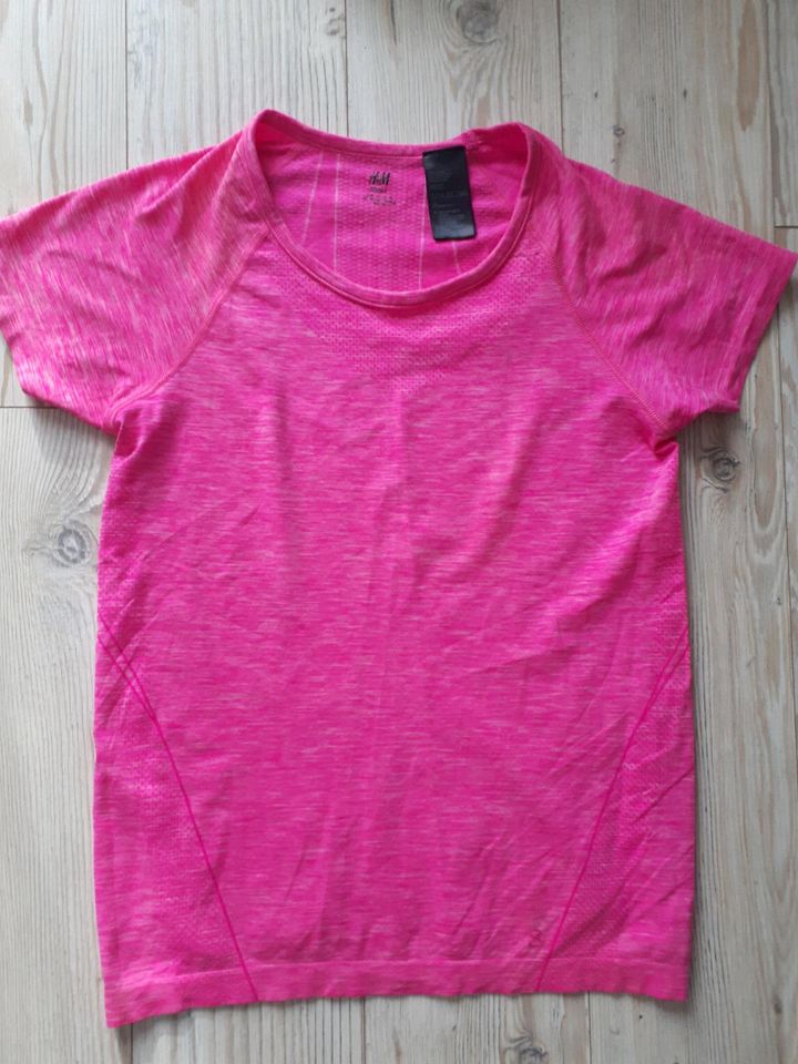 5 teiliges Sport-Bekleidungspaket Adidas Nike Redmax  Gr.S/M in Bochum