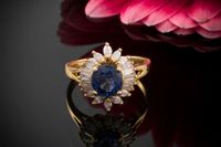 Farbintensiver SAPHIR RING mit Trapez Navette Diamanten 750 Gold Nordrhein-Westfalen - Wegberg Vorschau