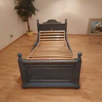 Itallienisches Bett in Farbe blau, Echtholz, incl. Lattenrost Sachsen - Pirna Vorschau