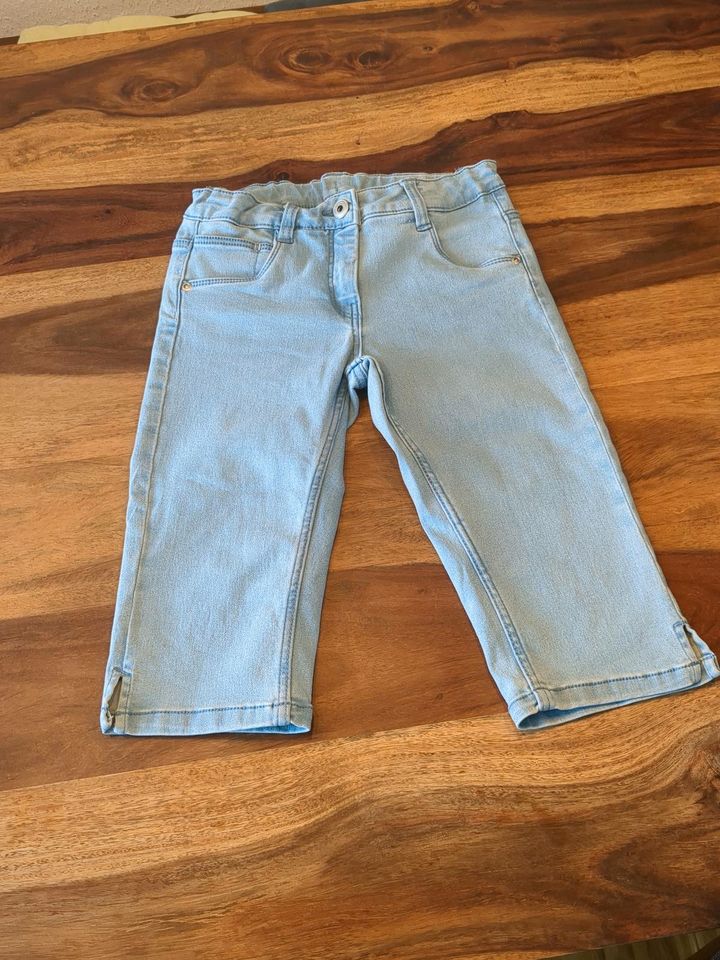 Capri-Jeans 3/4 Hose, Mädchen in Ostrach