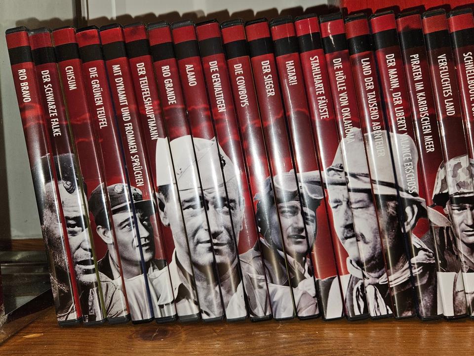 Große JOHN WAYNE DVD-Collection Sammlung 44 DVD s & Begleithefte in München