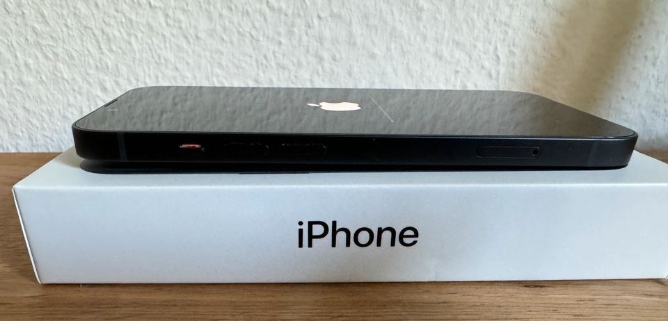 iPhone 13 128GB Midnight in top Zustand in Burgdorf
