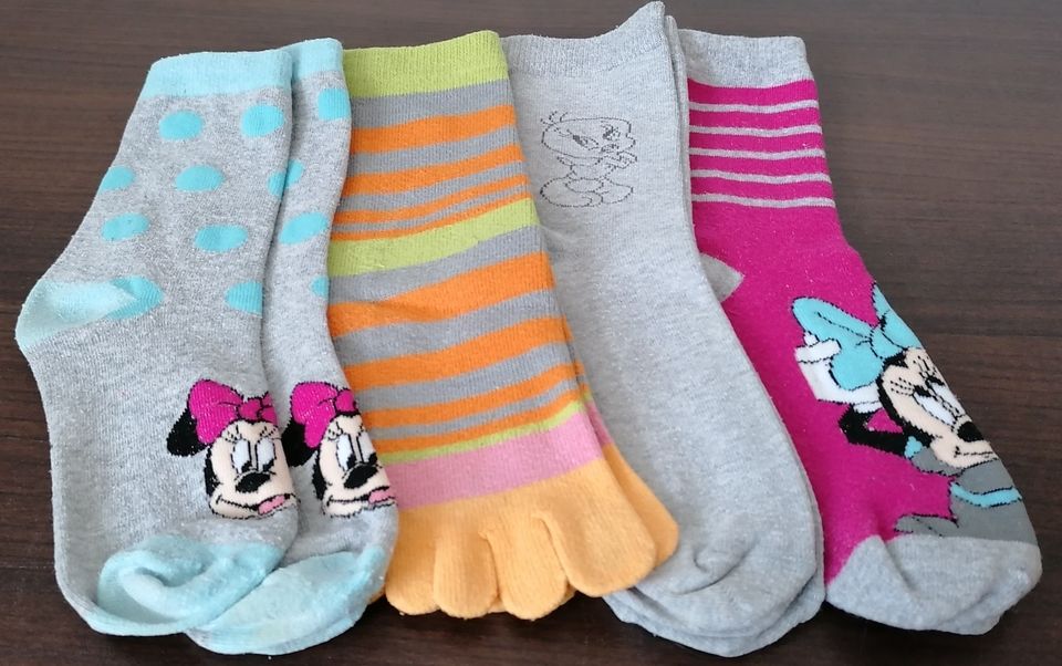 Kindermode 4 x Disney Mickey Mouse Socken Gr. 33-36 in Herbertingen