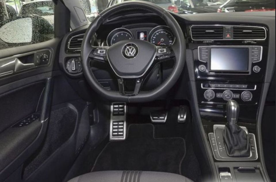 VW Golf 7 1.2 TSI BluMotion - top gepflegt, wenig gefahren in Gilching