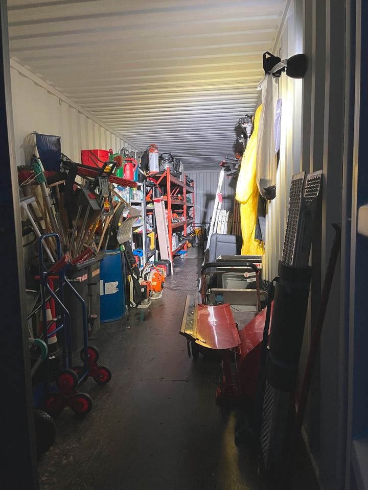 Lagerraum - Garage - Self Storage in neuen Containern zu vermiete in Höhenkirchen-Siegertsbrunn