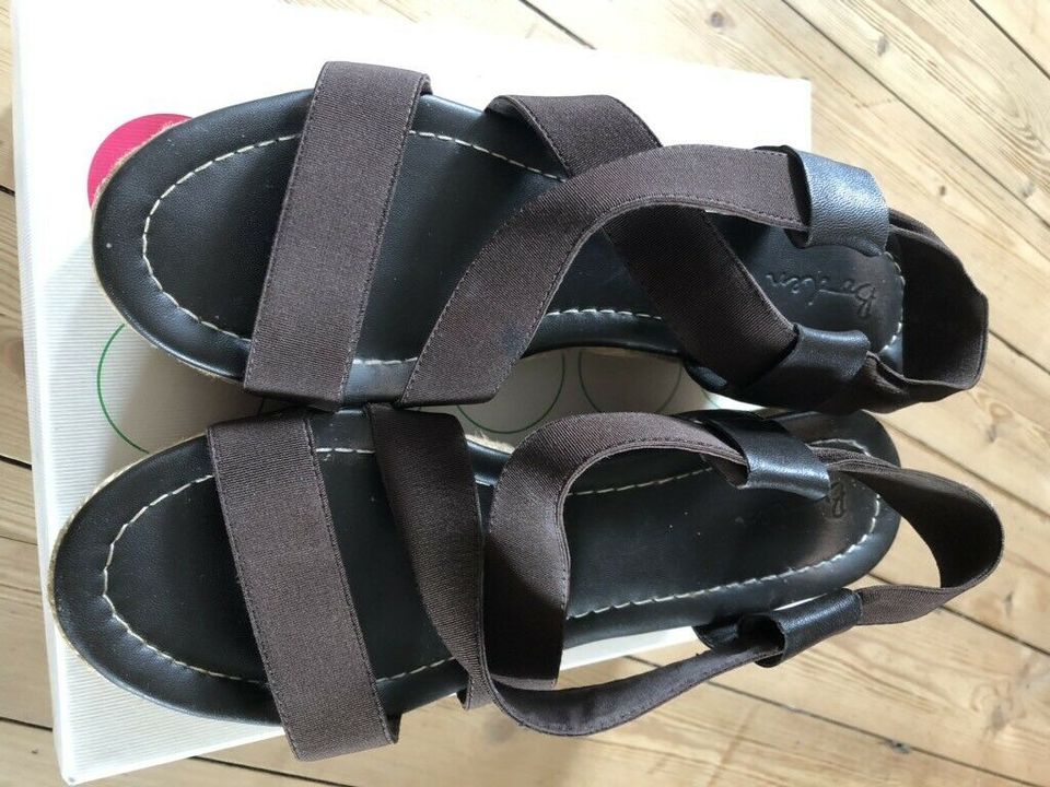 Boden Sandalen braun Keilabsatz in Schellweiler