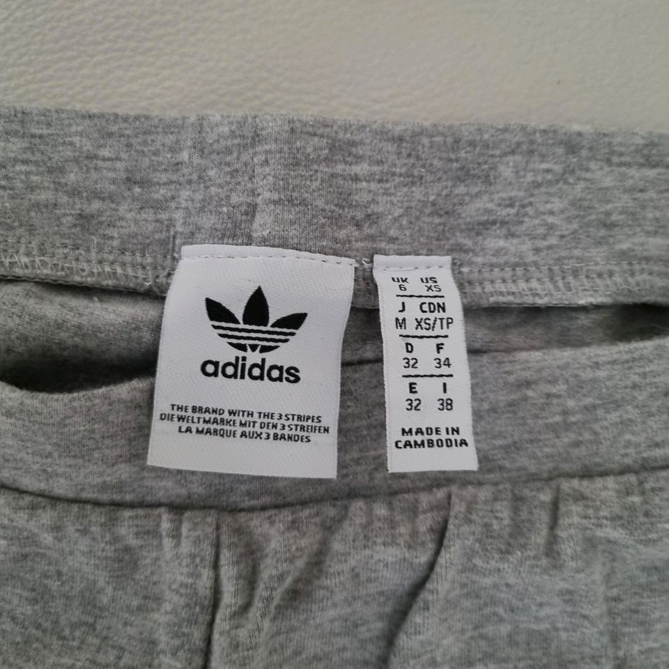 Adidas leggings Größe XS grau - neuwertig in Ehrenberg (Rhön)