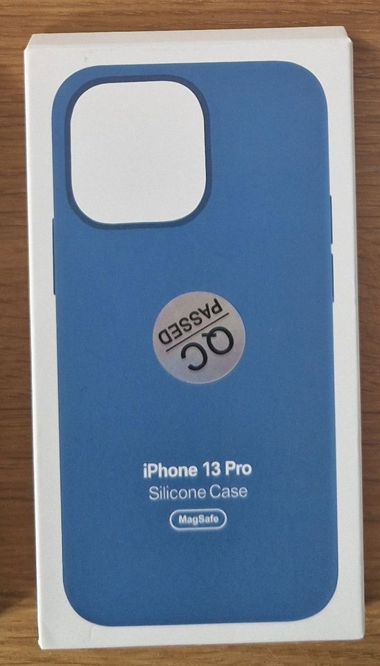 Apple iPhone 13 Pro Handyhülle MagSafe Silikon schwarz NEU in Eisenberg