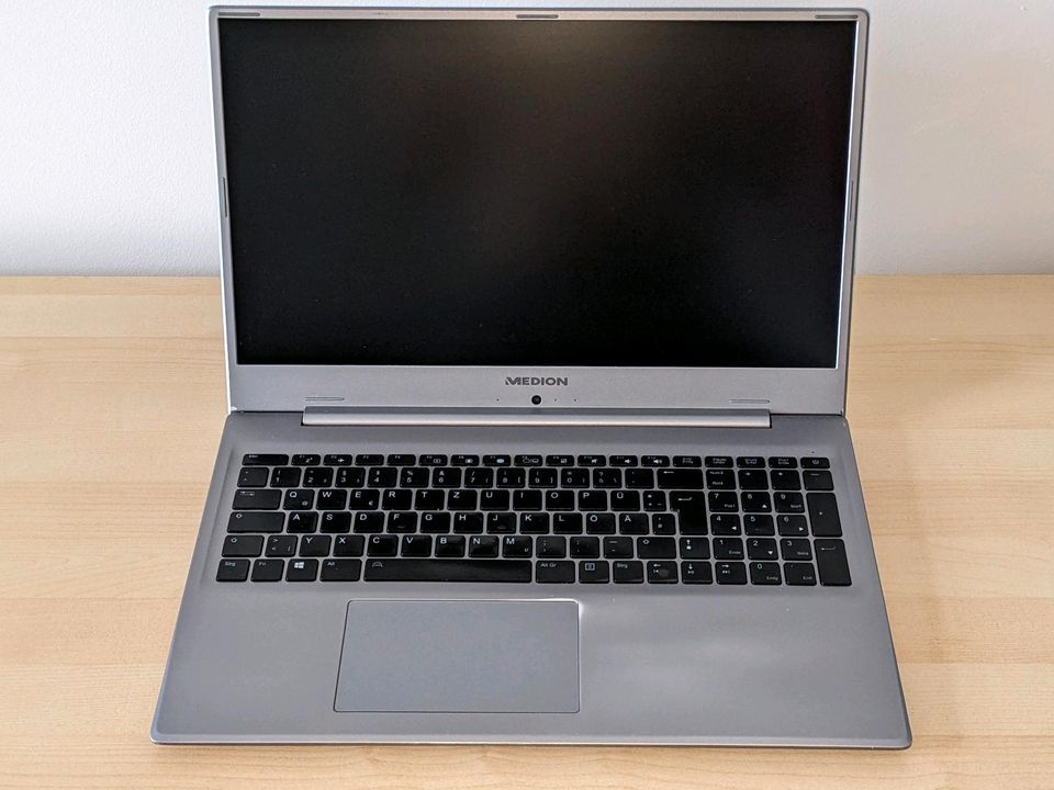 Linux Laptop Medion 17" IPS, Intel i5 8/128GB Tastatur defekt in Leipzig