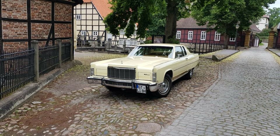 Lincoln Continental Town Coupé 1976 in Rietberg