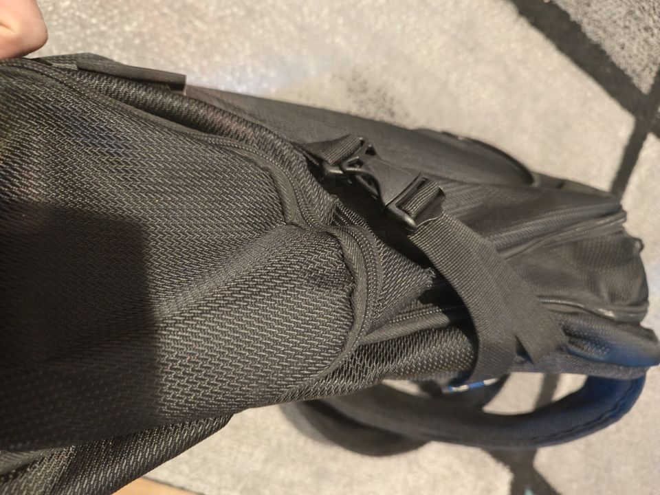 Stabiler Notebook Gaming Rucksack in Berlin