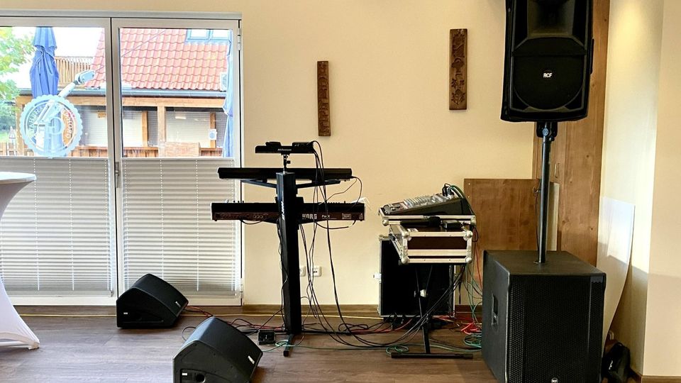 Musikanlage mieten PA Anlage DJ Disco Licht Boxen Party Verleih in Hildesheim