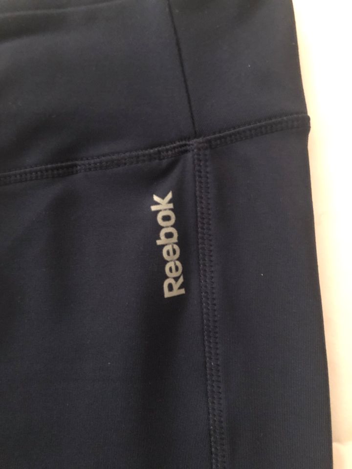 Reebok Sporthose in dunkelblau Größe XS in Lauf a.d. Pegnitz