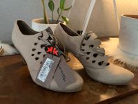 Neue Pumps von Tamaris  in Gr 37  grau beige Nordrhein-Westfalen - Mönchengladbach Vorschau